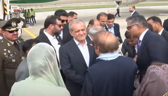 ایرانی صدر کا دورہ پاکستان،لاہور پہنچنے پرشاندار خیرمقدم