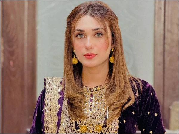 حنا طارق کے فیمنزم اور مرد و عورت کے کردار پر بیان نے سوشل میڈیا پر نئی بحث چھیڑ دی