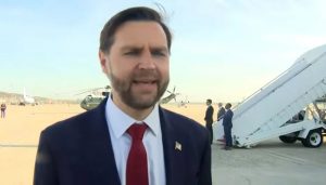 جے ڈی وینس پاکستان روانہ، ایران-امریکا مذاکرات کل اسلام آباد میں