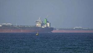 آبنائے ہرمز: ناکہ بندی کے دعوؤں کے باوجود تجارتی سرگرمیاں جاری