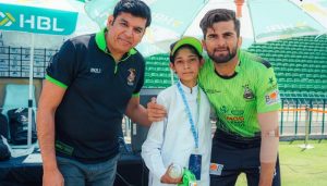 لاہور قلندرز نے کینسر میں مبتلا بچے کی خواہش پوری کر دی، شاہین آفریدی سے ملاقات