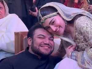 شعیب خان کی میک اپ ٹرانسفارمیشن ویڈیوز وائرل، صارفین کے ردعمل میں ملا جلا تاثر