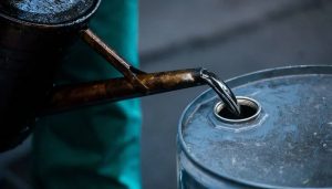 عالمی منڈی میں خام تیل اور گیس کی قیمتوں میںکمی کا رجحان برقرار