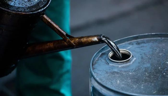 عالمی منڈی میں خام تیل اور گیس کی قیمتوں میںکمی کا رجحان برقرار