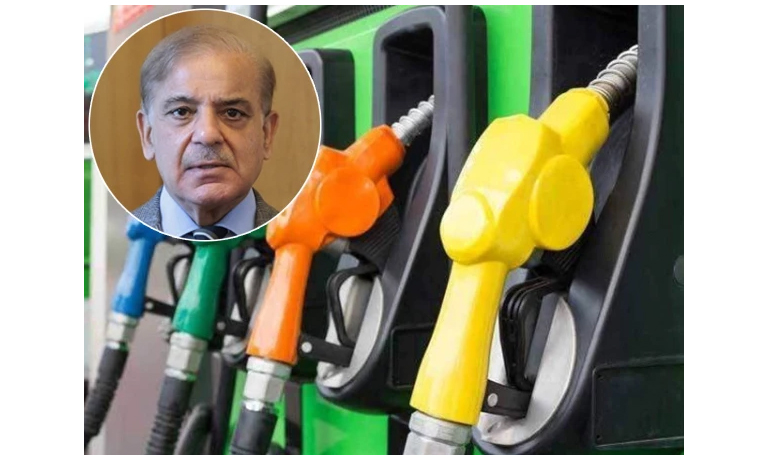 مہنگا تیل، مشکل معیشت: وزیرِاعظم شہباز شریف کا جمعہ کو نئی قیمتوں کے اعلان کا عندیہ