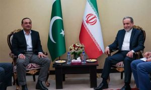سرخی: عاصم منیر کی تہران میں عباس عراقچی سے ملاقات، ایران امریکا کشیدگی پر تبادلہ خیال