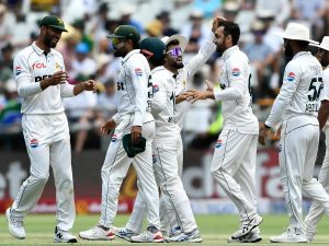 بنگلادیش سے وائٹ واش کے بعد شان مسعود کی کپتانی خطرے میں، سلمان علی آغا مضبوط امیدوار