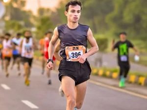 پشاور سے اسکردو 800 کلومیٹر دوڑ، نوجوان کا دعویٰ عالمی ریکارڈ
