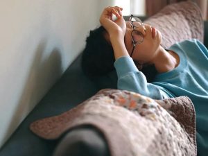 خراب نیند اور کم عمری میں کینسر کے خطرے میں ممکنہ تعلق، نئی تحقیقات میں انکشاف
